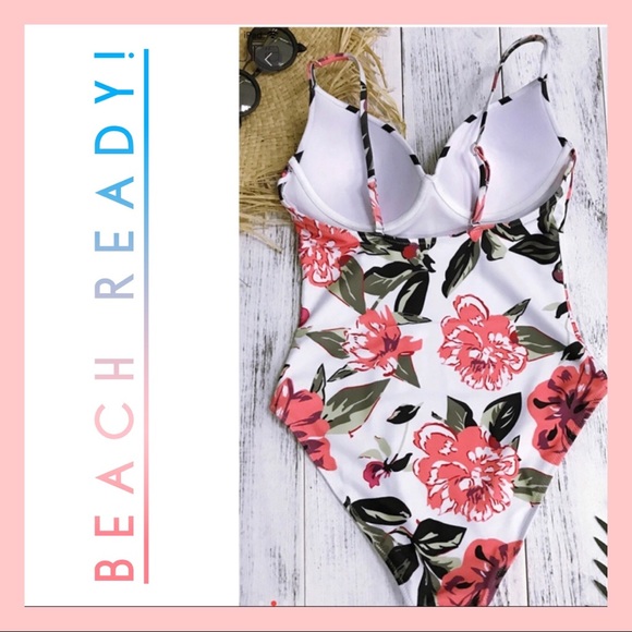 last one!! ☀️Gorgeous Tropical Floral Swimsuit☀️ - Picture 2 of 4
